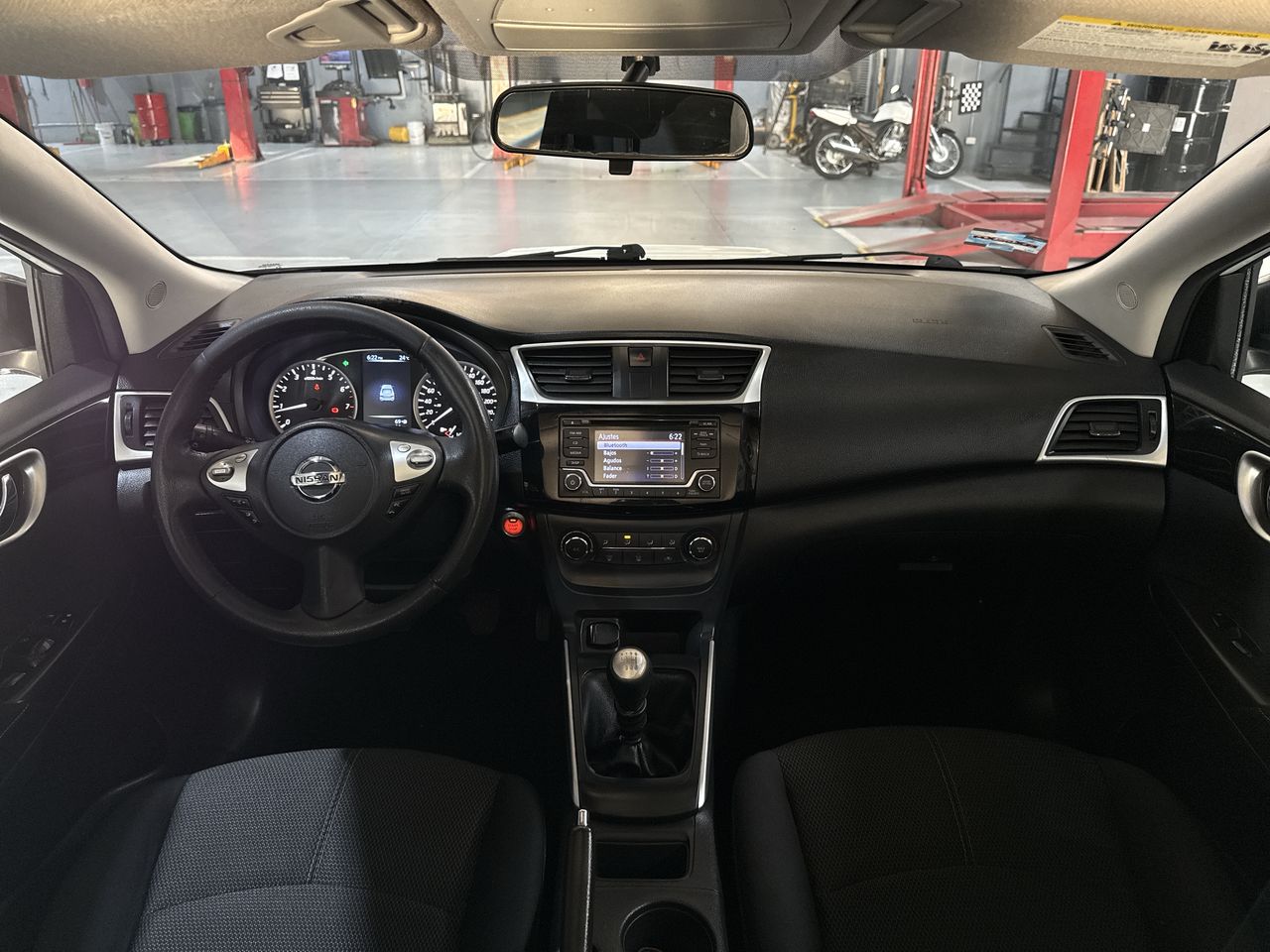 2017 Nissan SENTRA ADVANCE MT