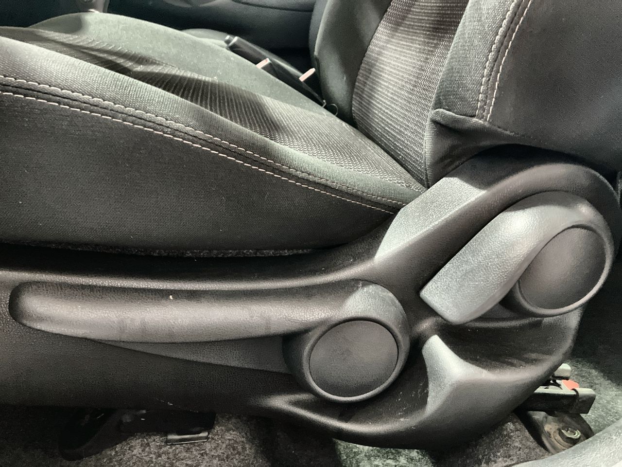 2018 Nissan VERSA ADVANCE AT AC