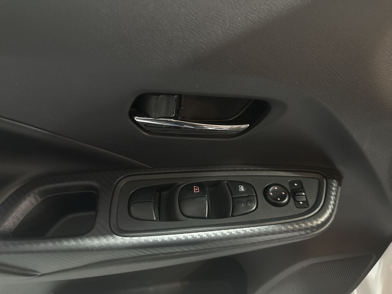 2020 Nissan VERSA ADVANCE MT