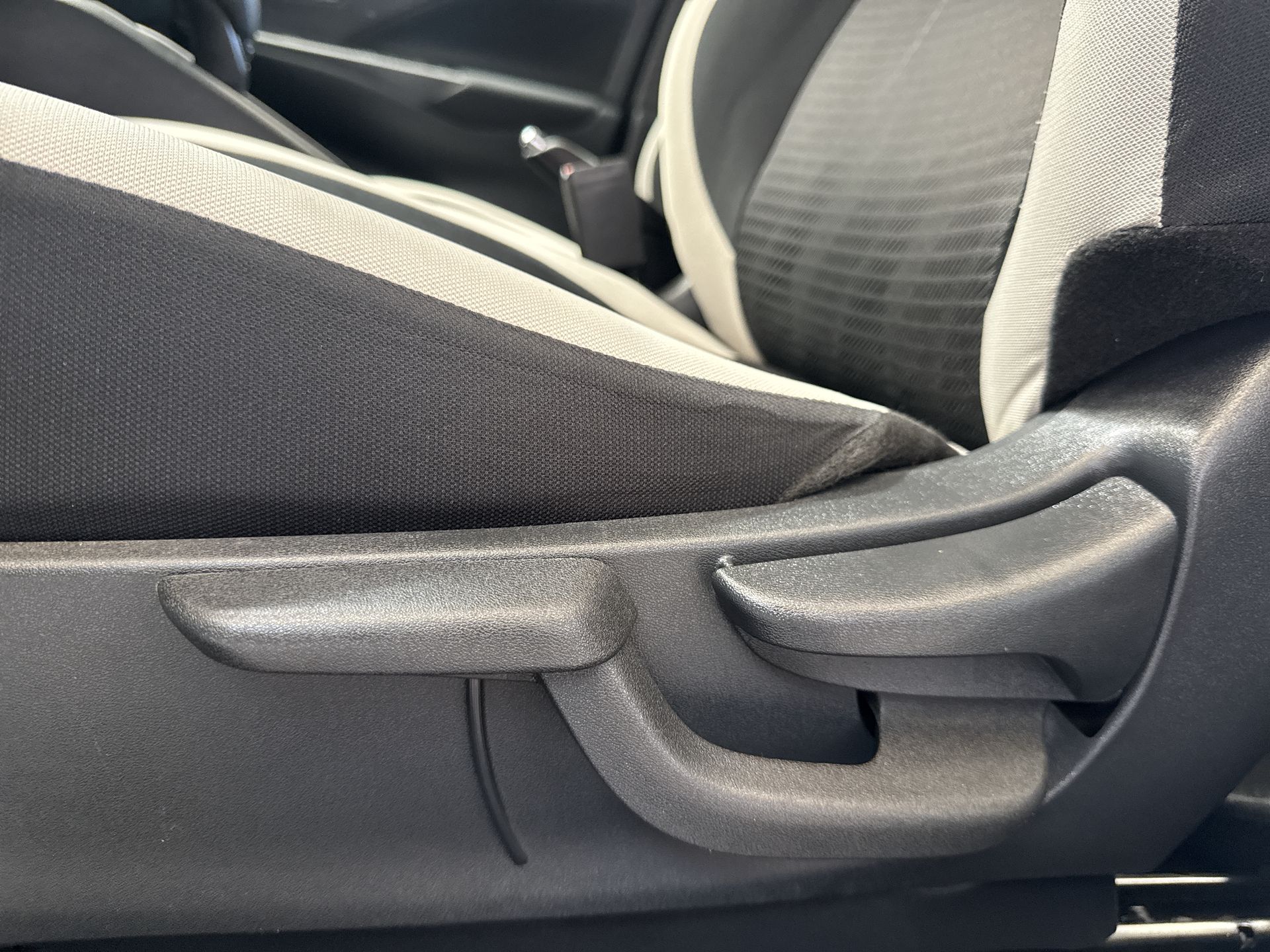 2022 Nissan VERSA ADVANCE CVT 22