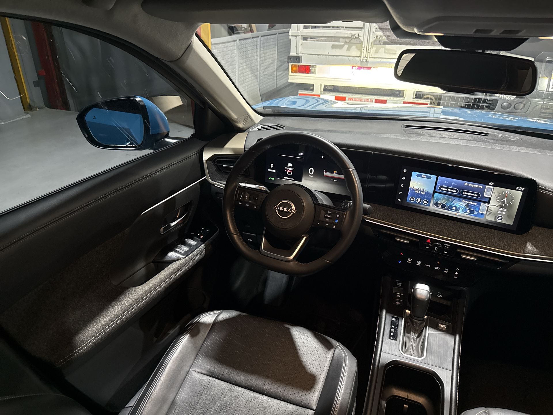 2025 Nissan KICKS PLATINUM CVT