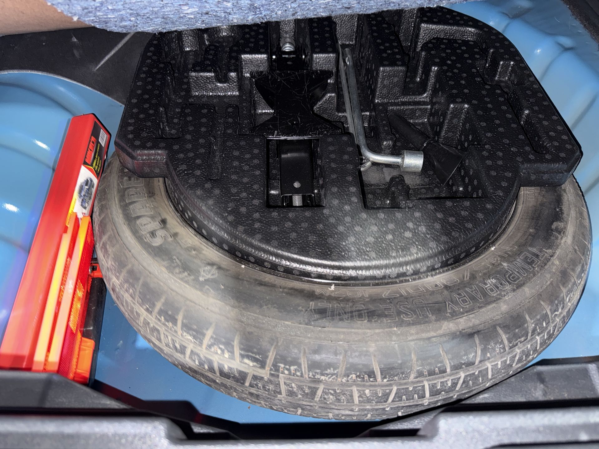 2025 Nissan KICKS PLATINUM CVT