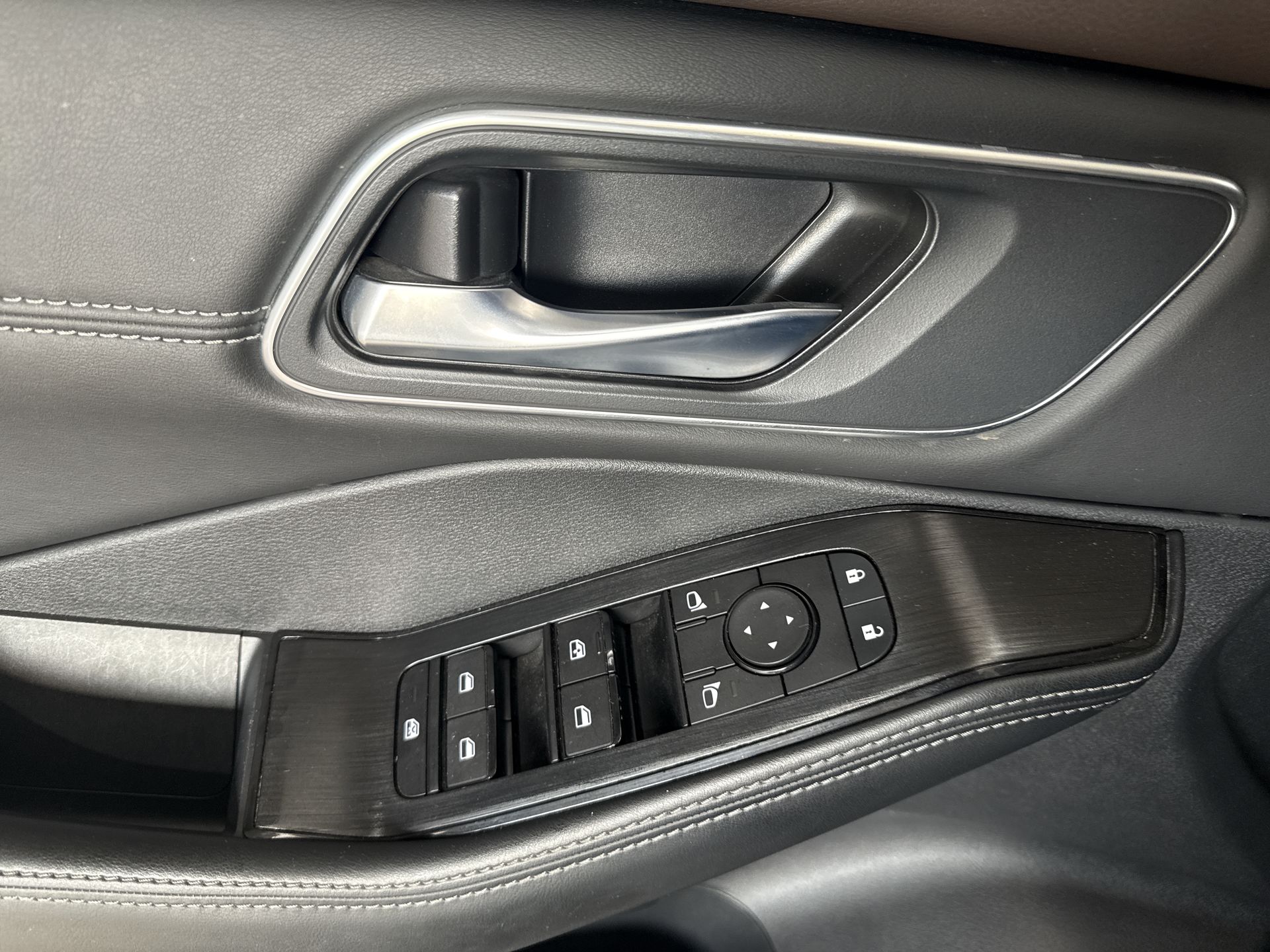 2025 Nissan X-TRAIL EXCLUSIVE 2 ROW 25