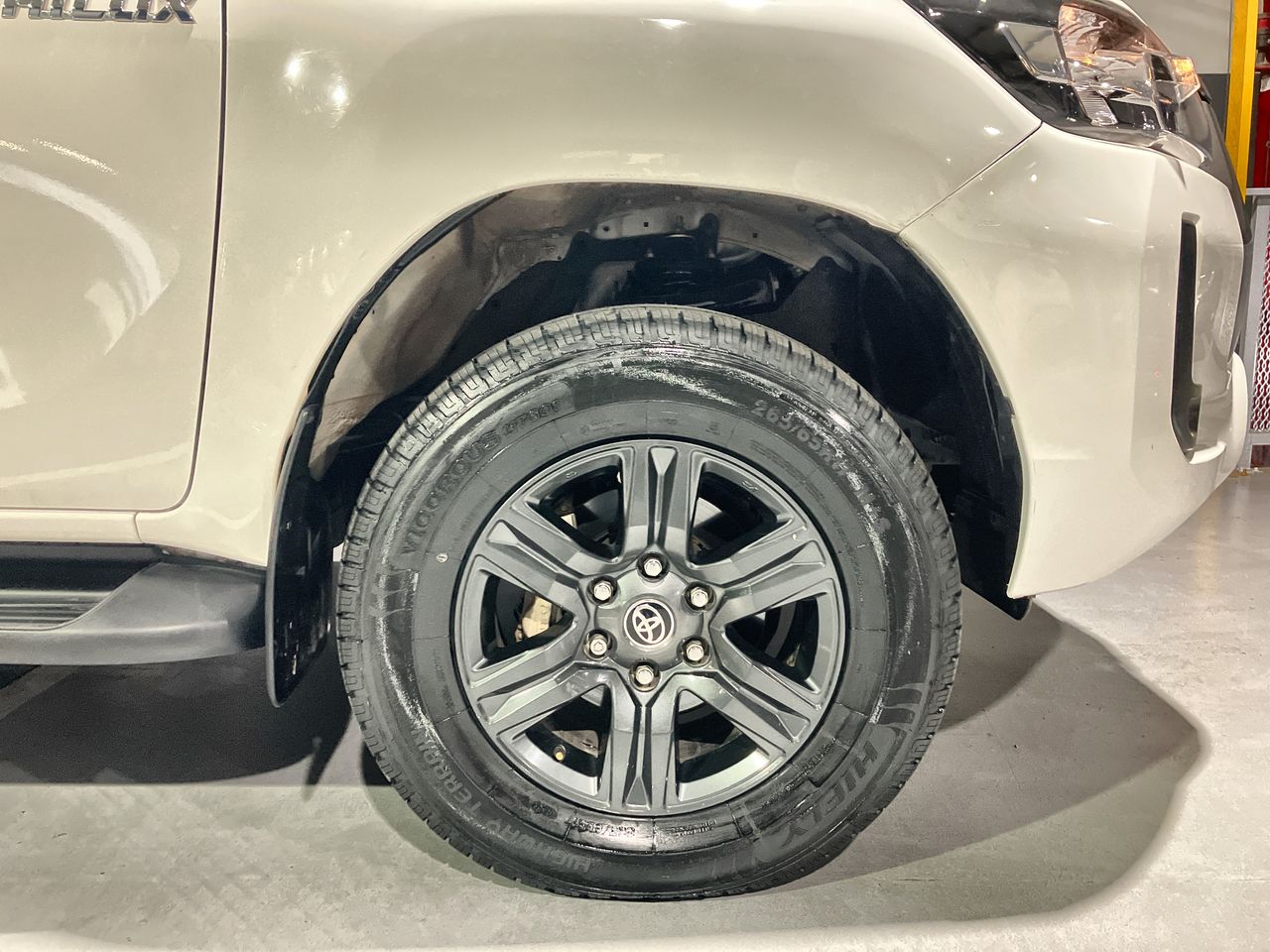 2021 Toyota HILUX D-CAB SR