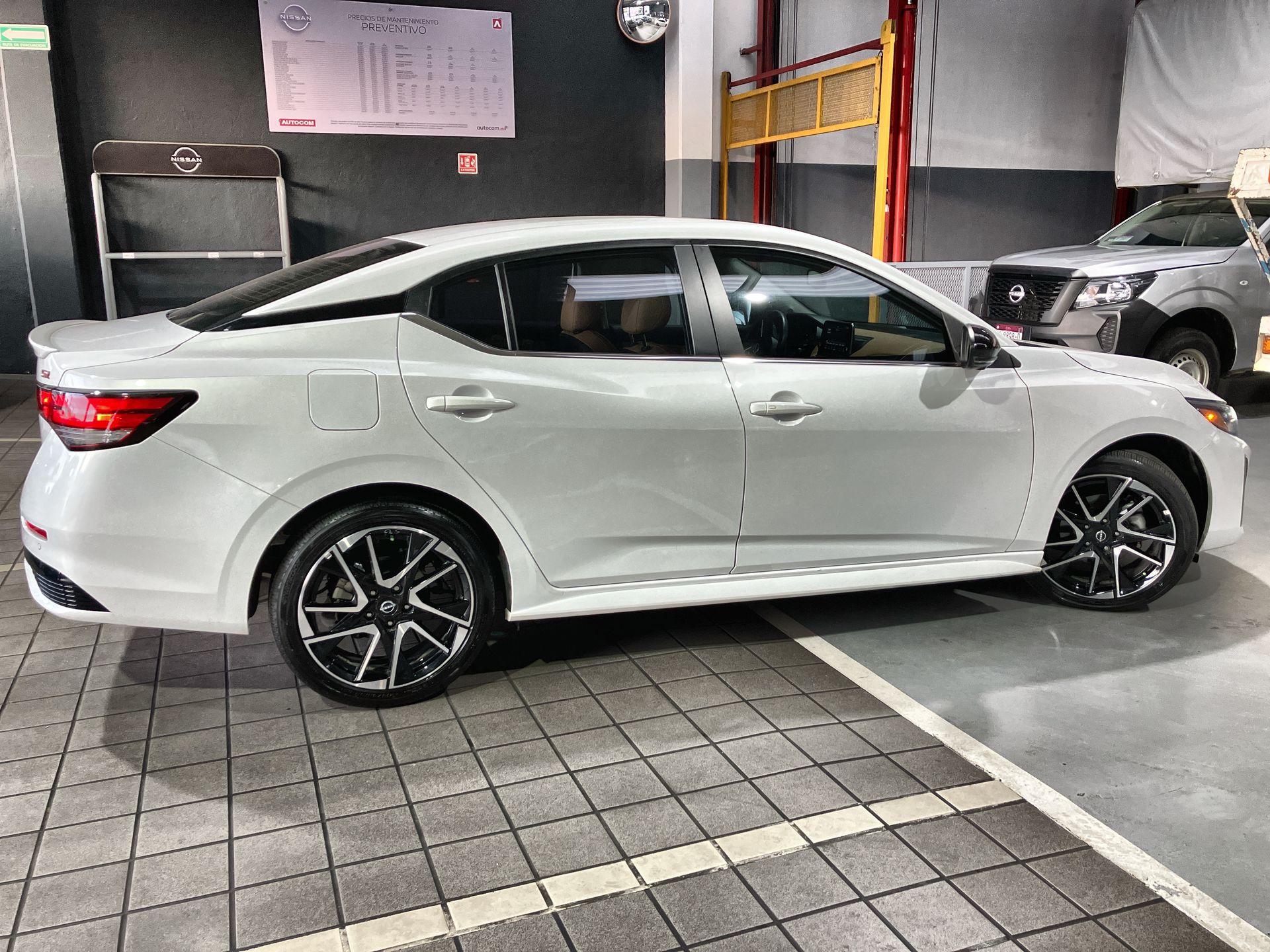 2024 Nissan SENTRA PLATINUM BITONO CVT 24