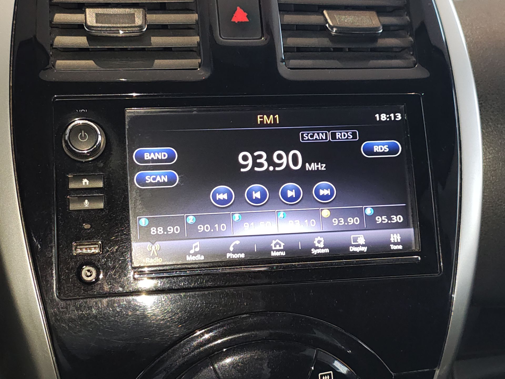 2020 Nissan MARCH EXCLUSIVE TA BI-TONO