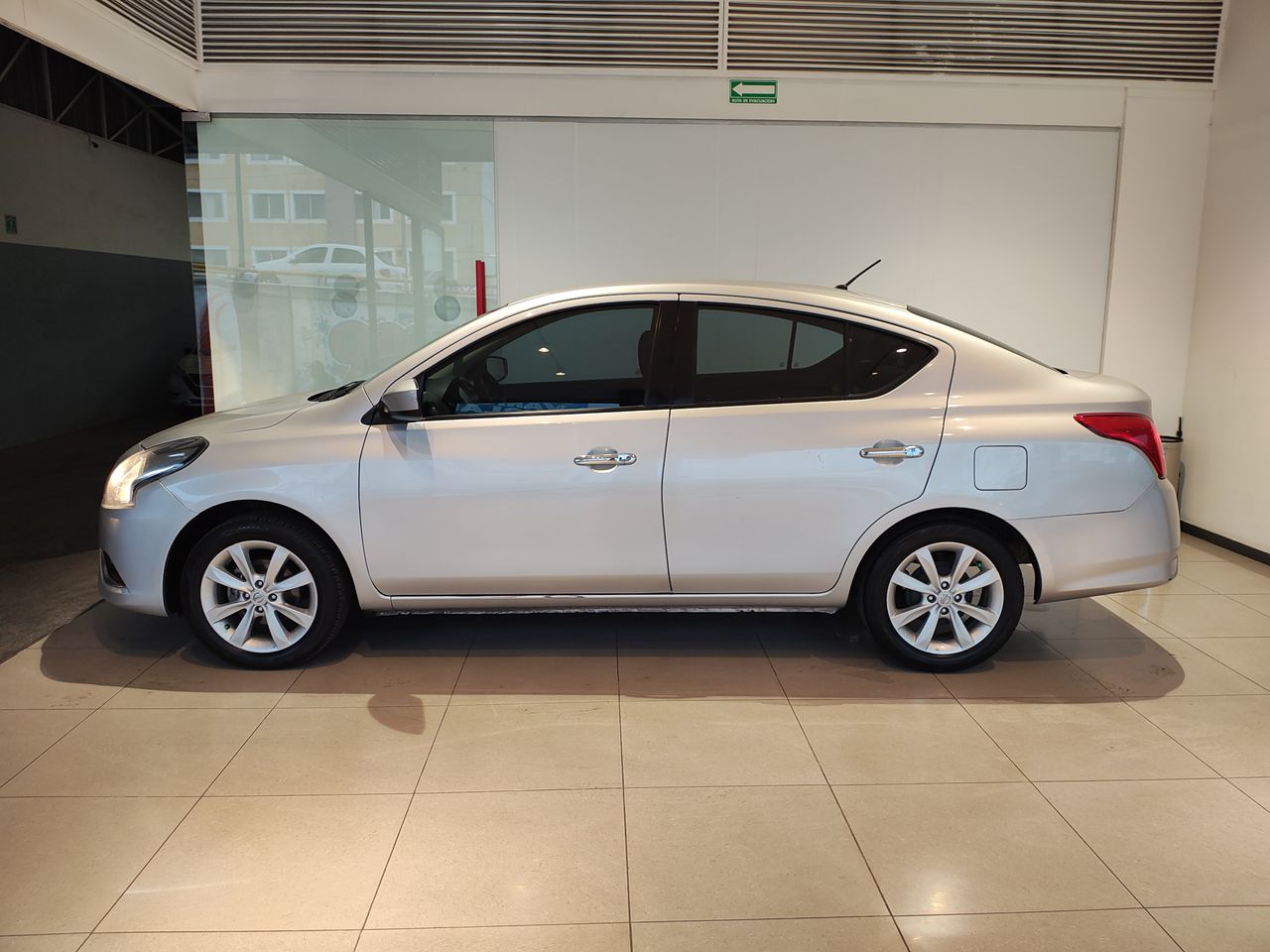 2018 Nissan VERSA ADVANCE MT AC