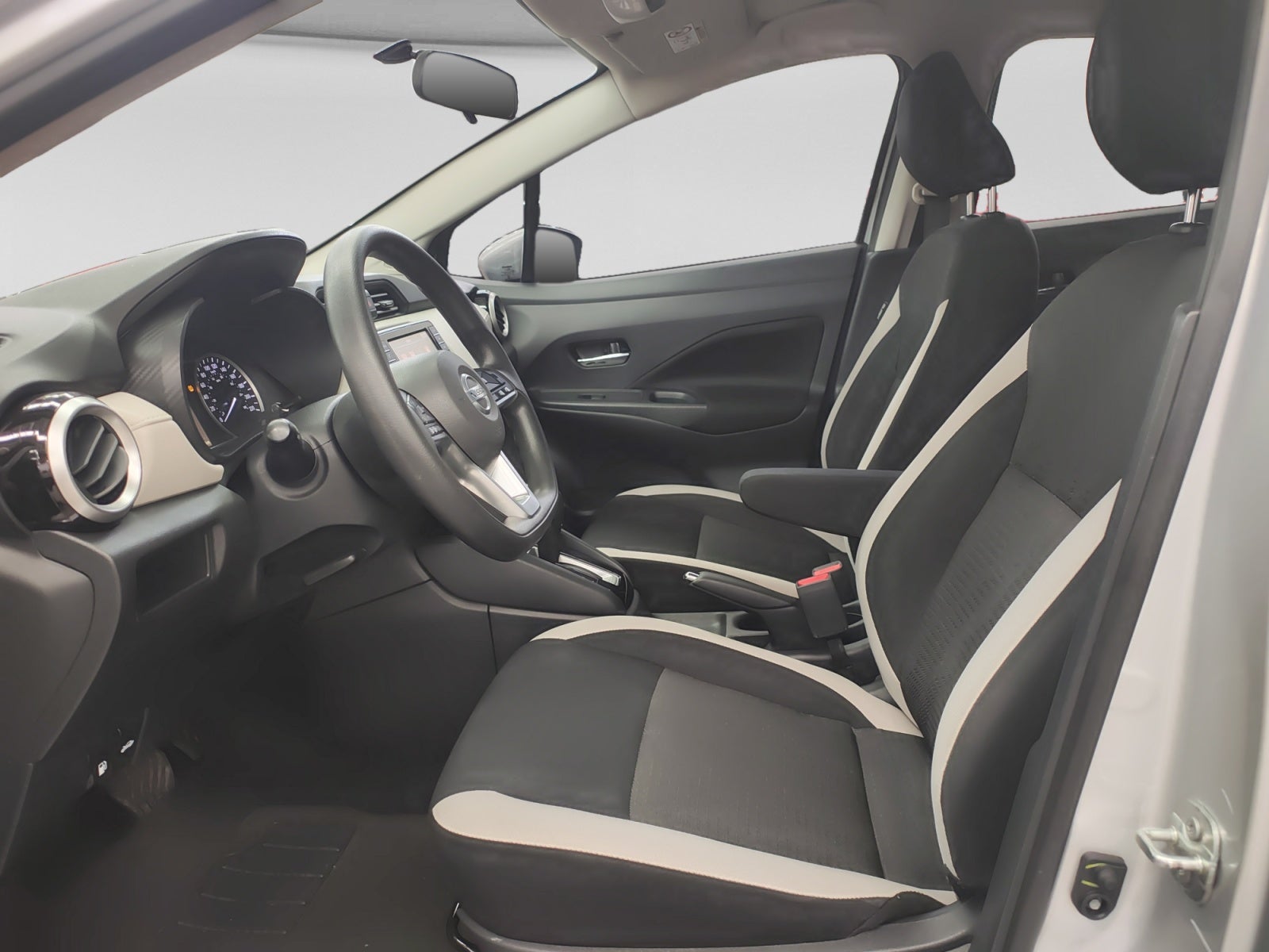 2022 Nissan VERSA ADVANCE CVT 22