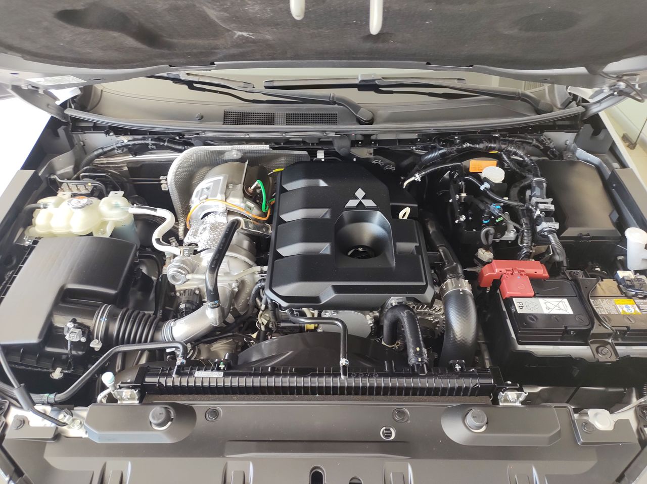 2025 Mitsubishi L200 GLS LIMITED AT 4X4 DSL