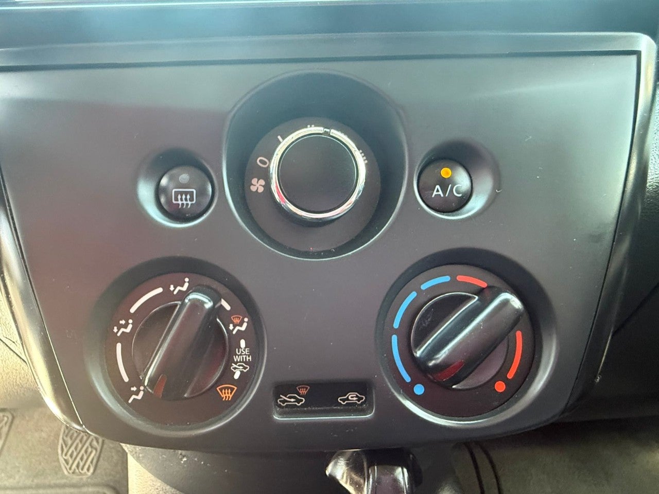 2017 Nissan VERSA SENSE MT AC