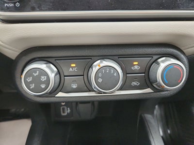 2022 Nissan VERSA ADVANCE CVT 22