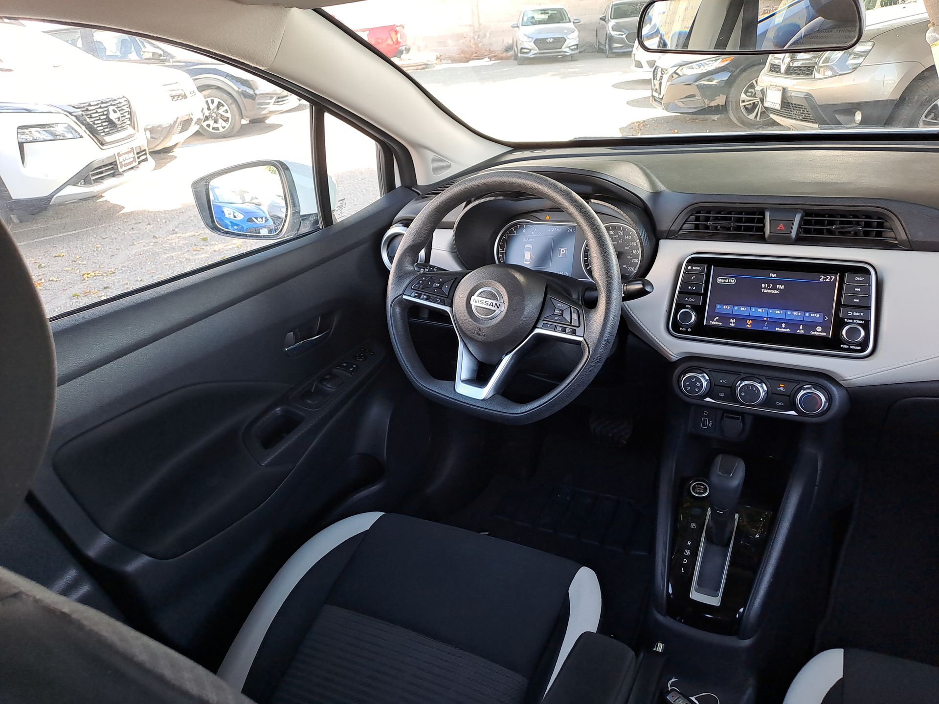 2022 Nissan VERSA ADVANCE CVT 22