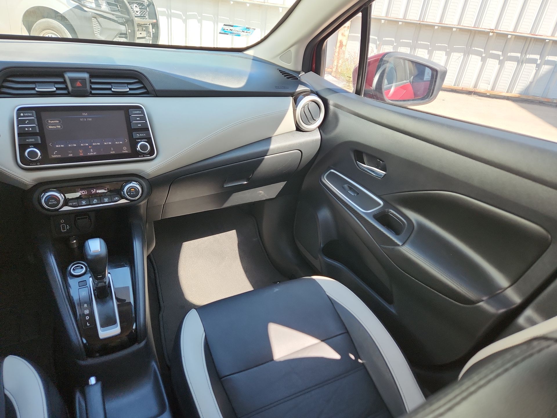 2021 Nissan VERSA PLATINUM CVT 21