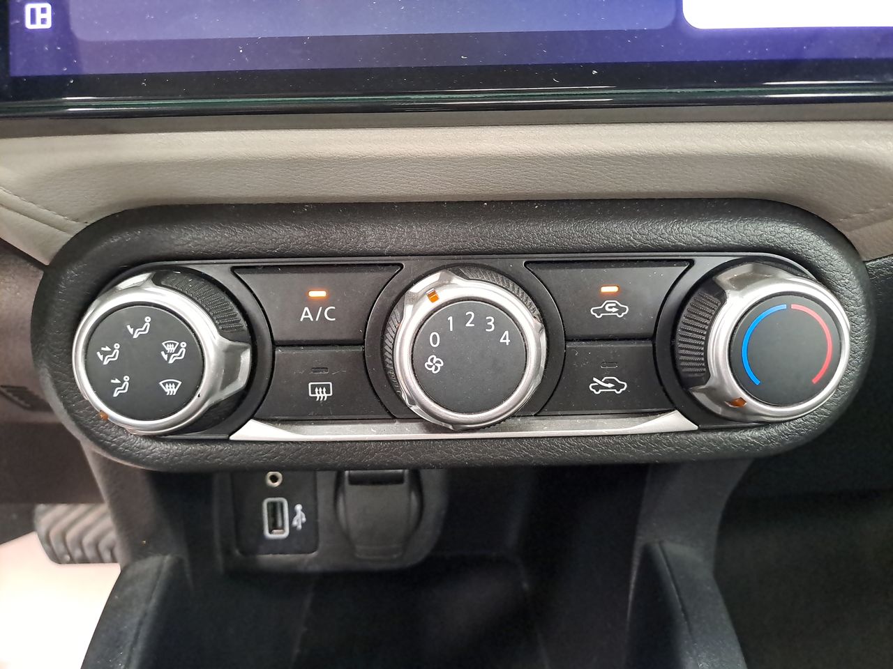 2021 Nissan VERSA ADVANCE CVT 21