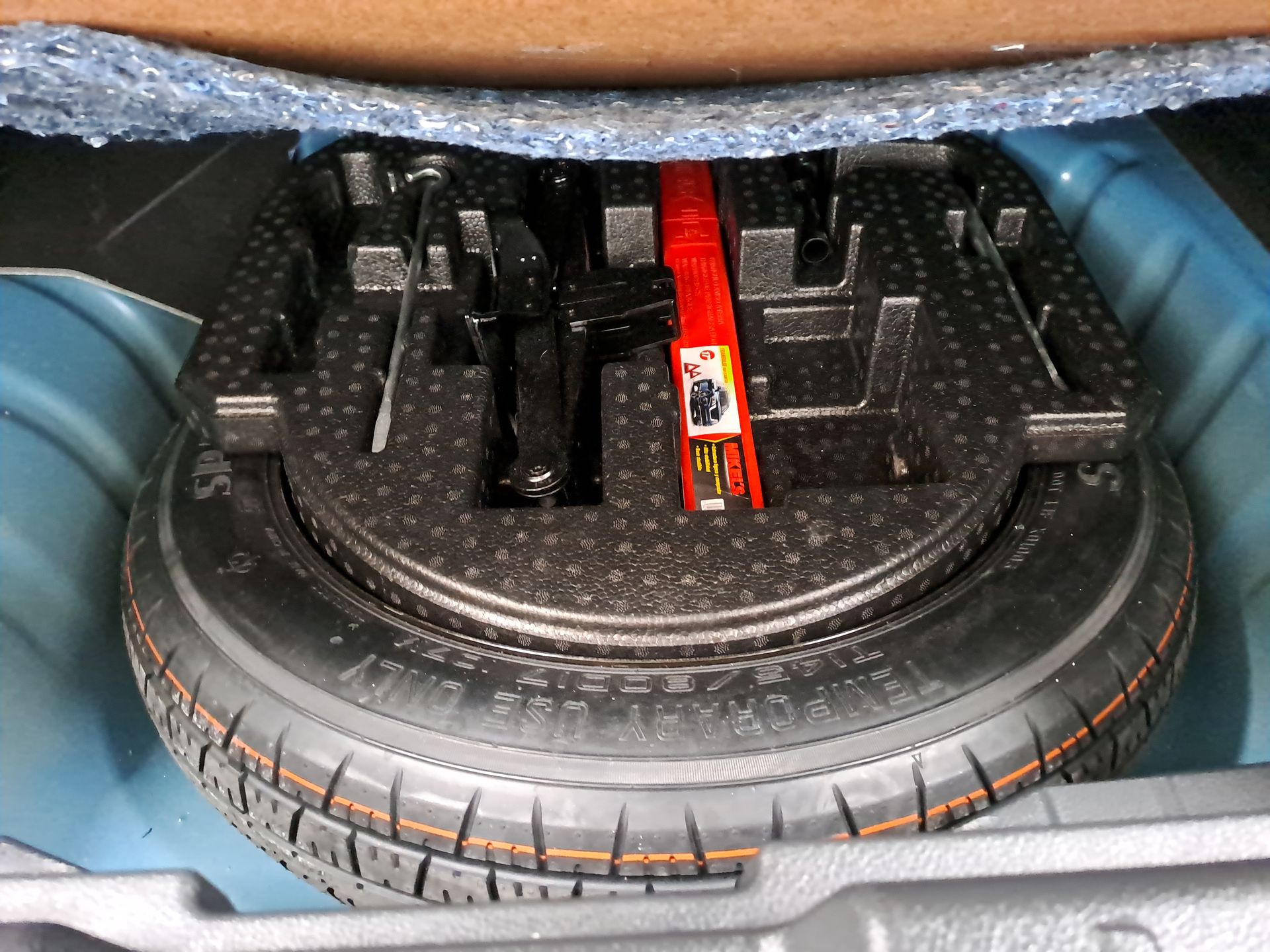 2025 Nissan KICKS PLATINUM CVT 25