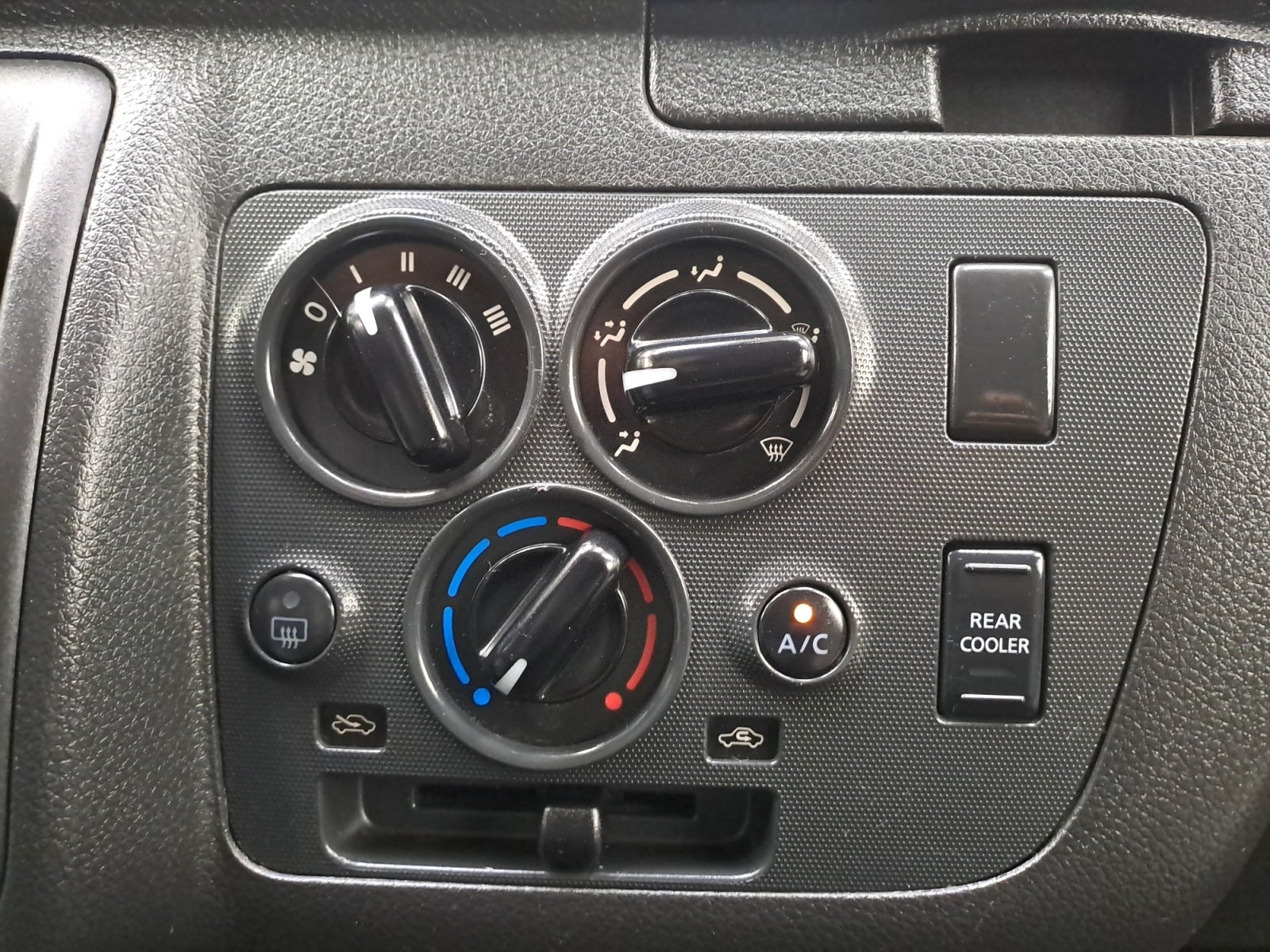 2024 Nissan URVAN 14 PASAJEROS AMPLIA AA 24