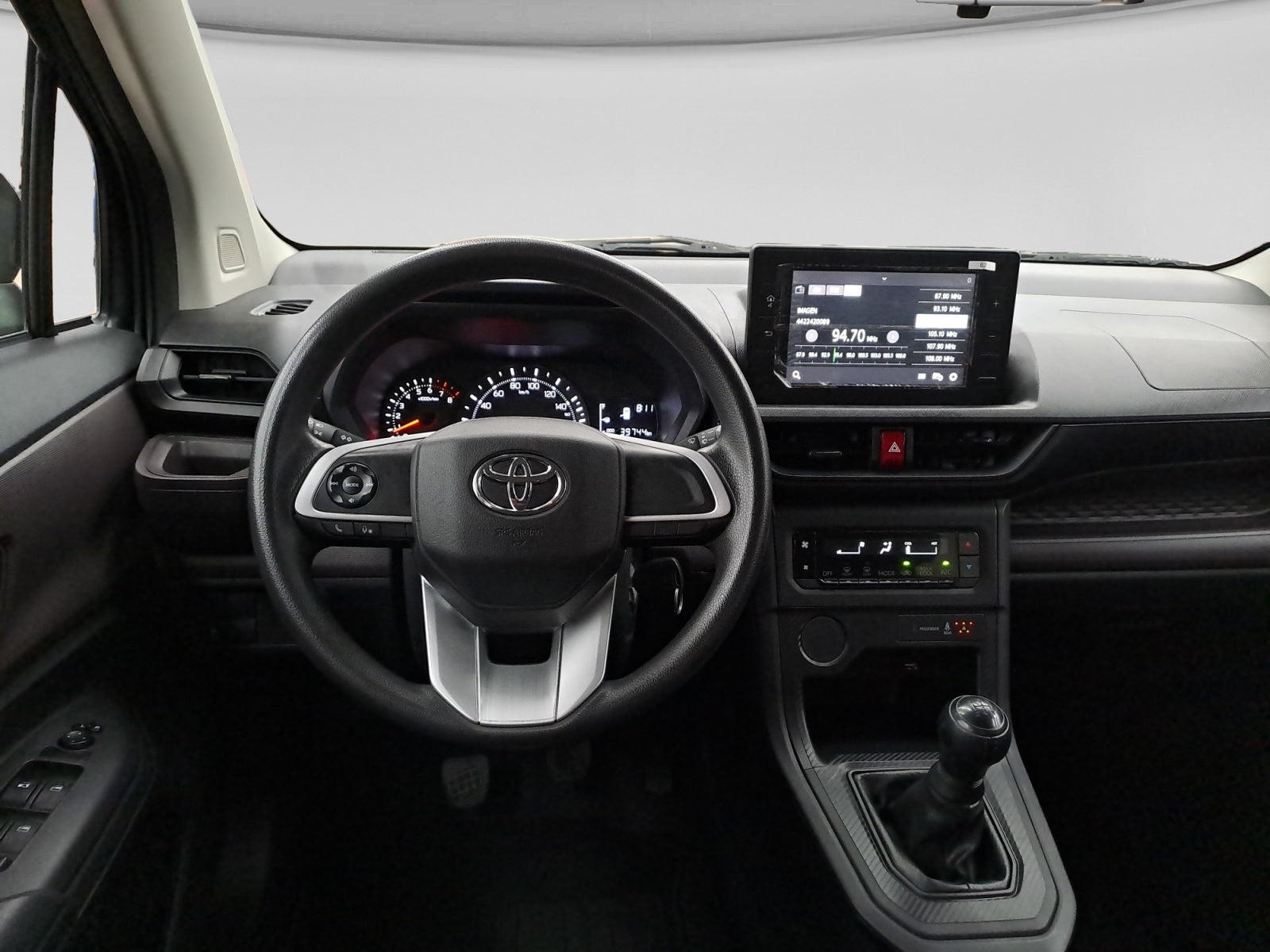 2022 Toyota AVANZA LE MT