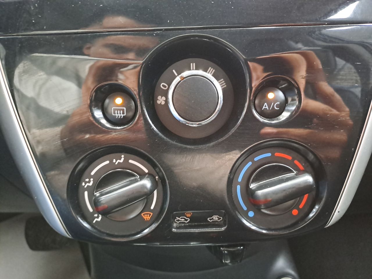 2017 Nissan VERSA EXCLUSIVE NAVI AT AC