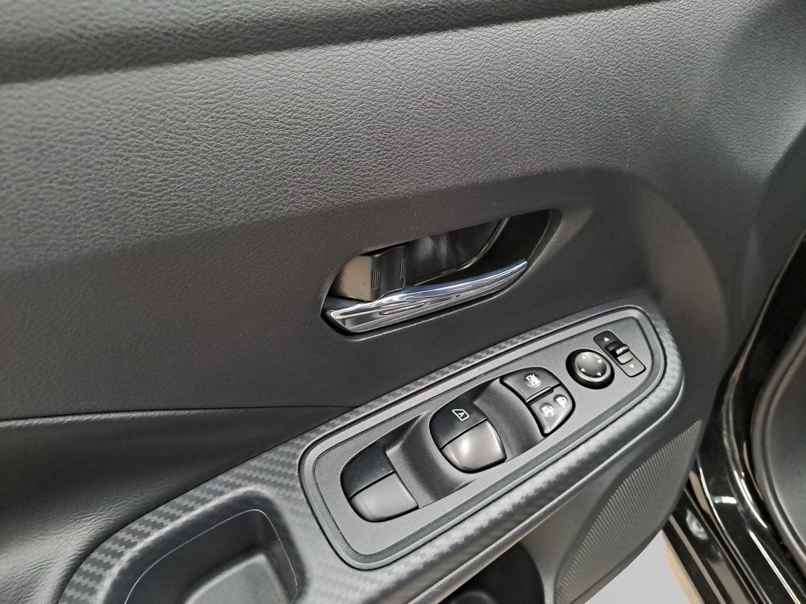 2025 Nissan VERSA SR CVT 25
