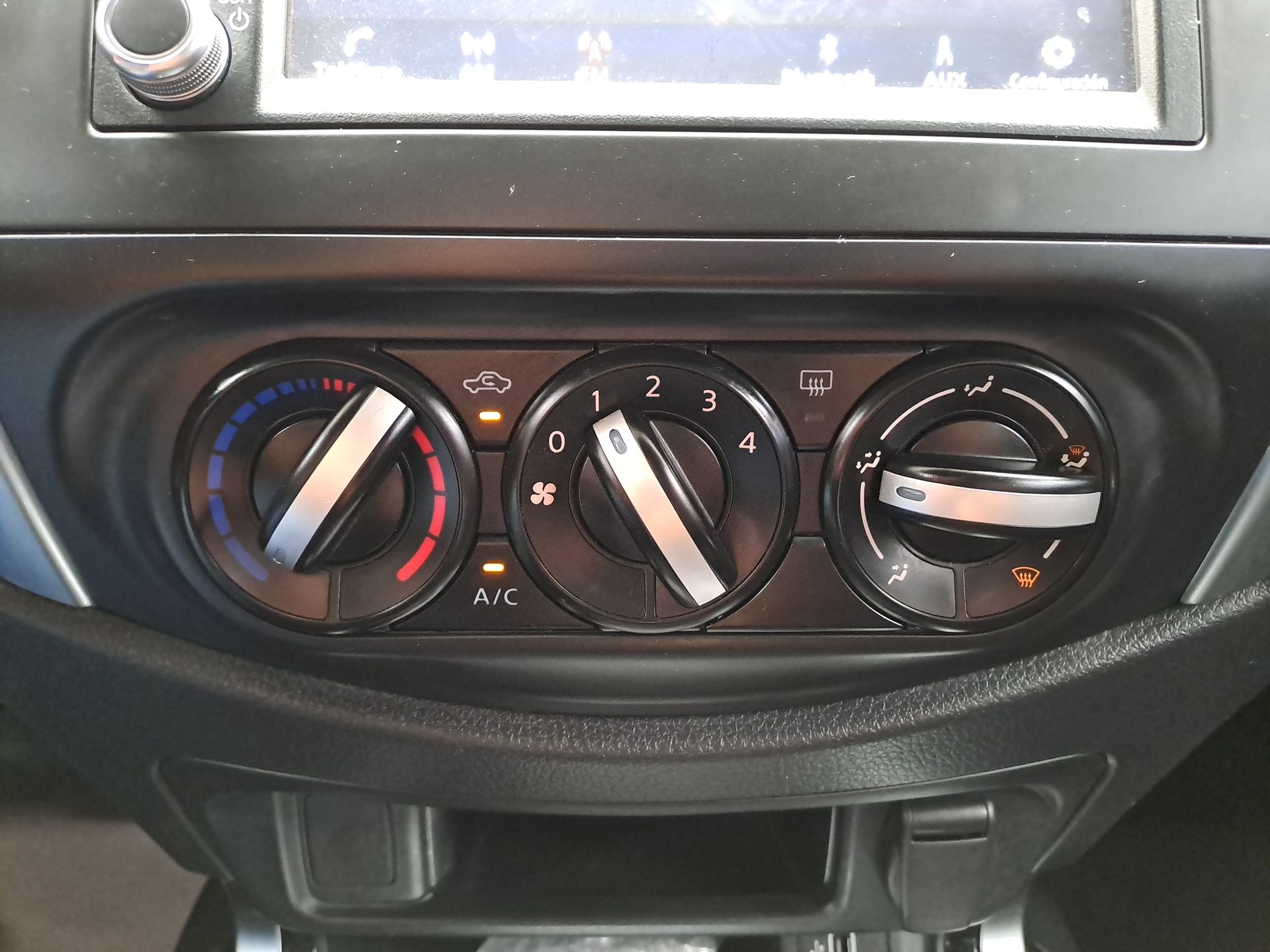 2024 Nissan FRONTIER FRONTIER LE TA 24