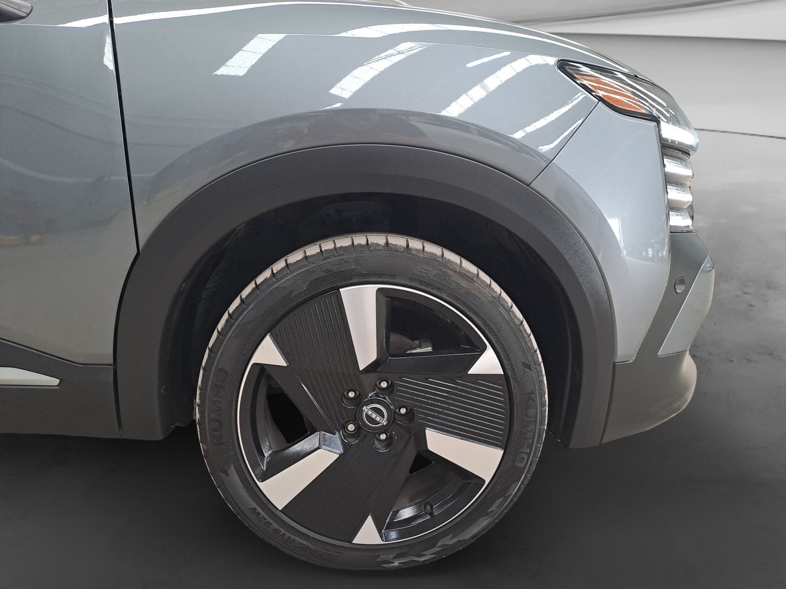 2025 Nissan KICKS ADVANCE CVT 25
