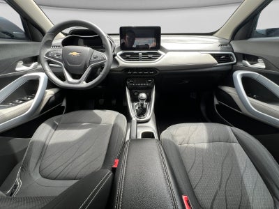 2023 Chevrolet GROOVE LT MT
