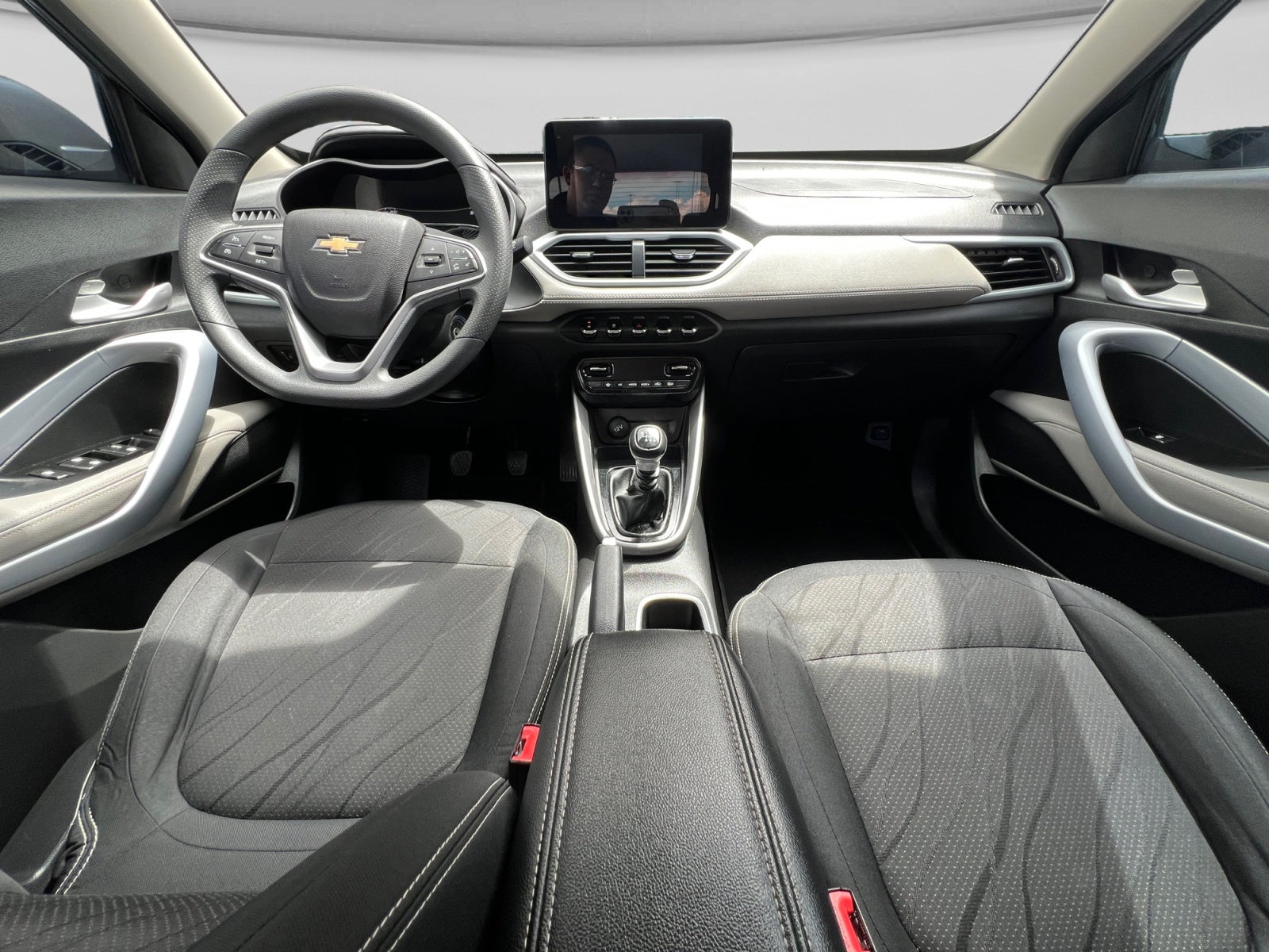 2023 Chevrolet GROOVE LT MT