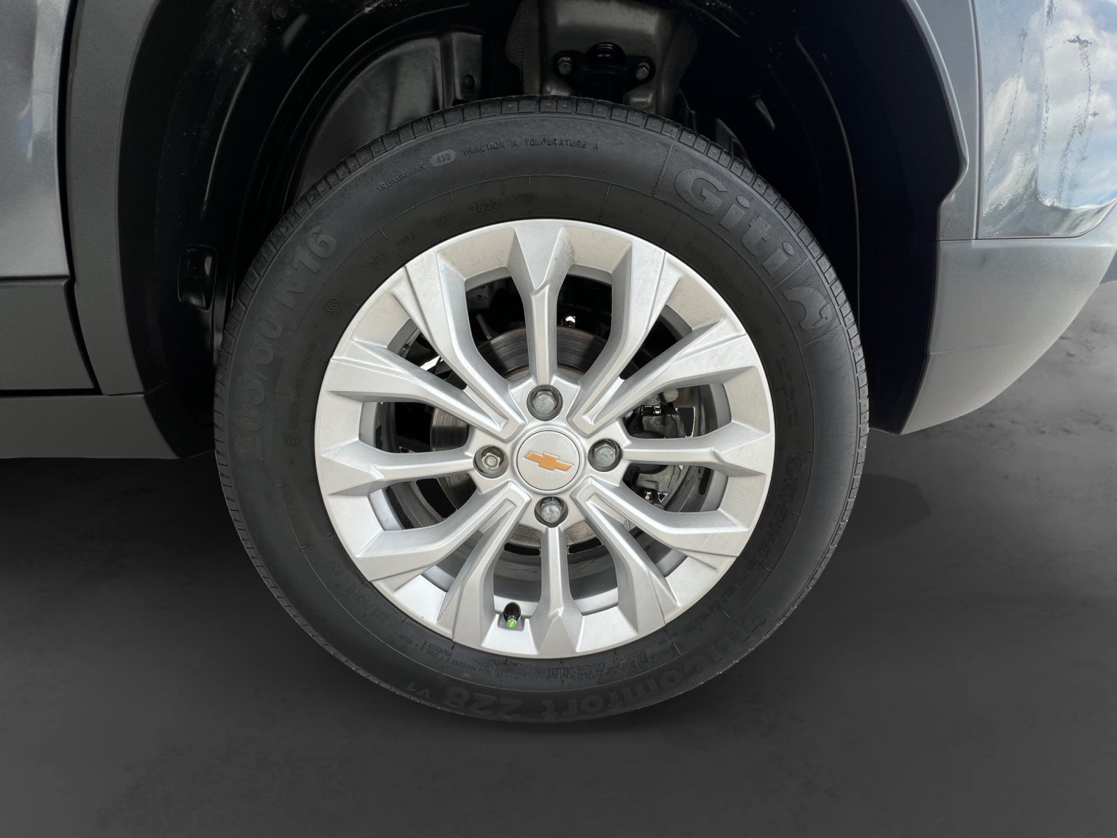 2023 Chevrolet GROOVE LT MT