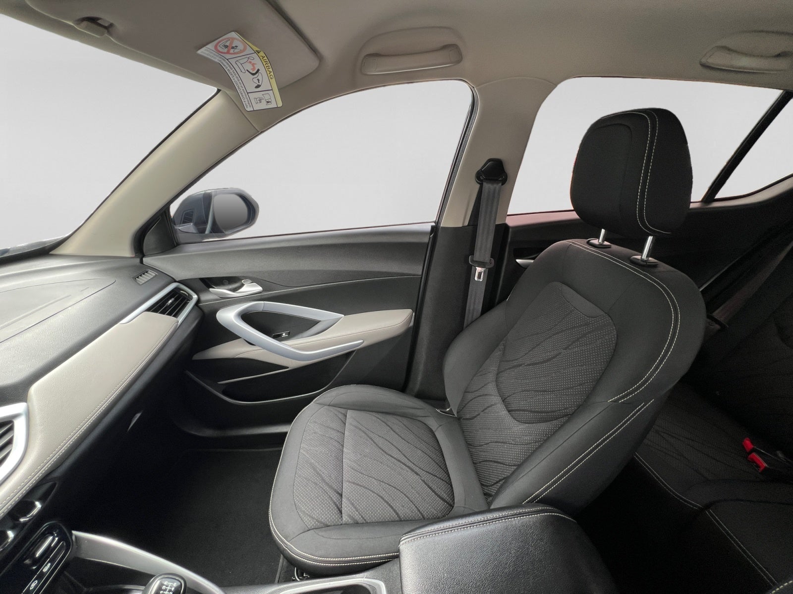 2023 Chevrolet GROOVE LT MT