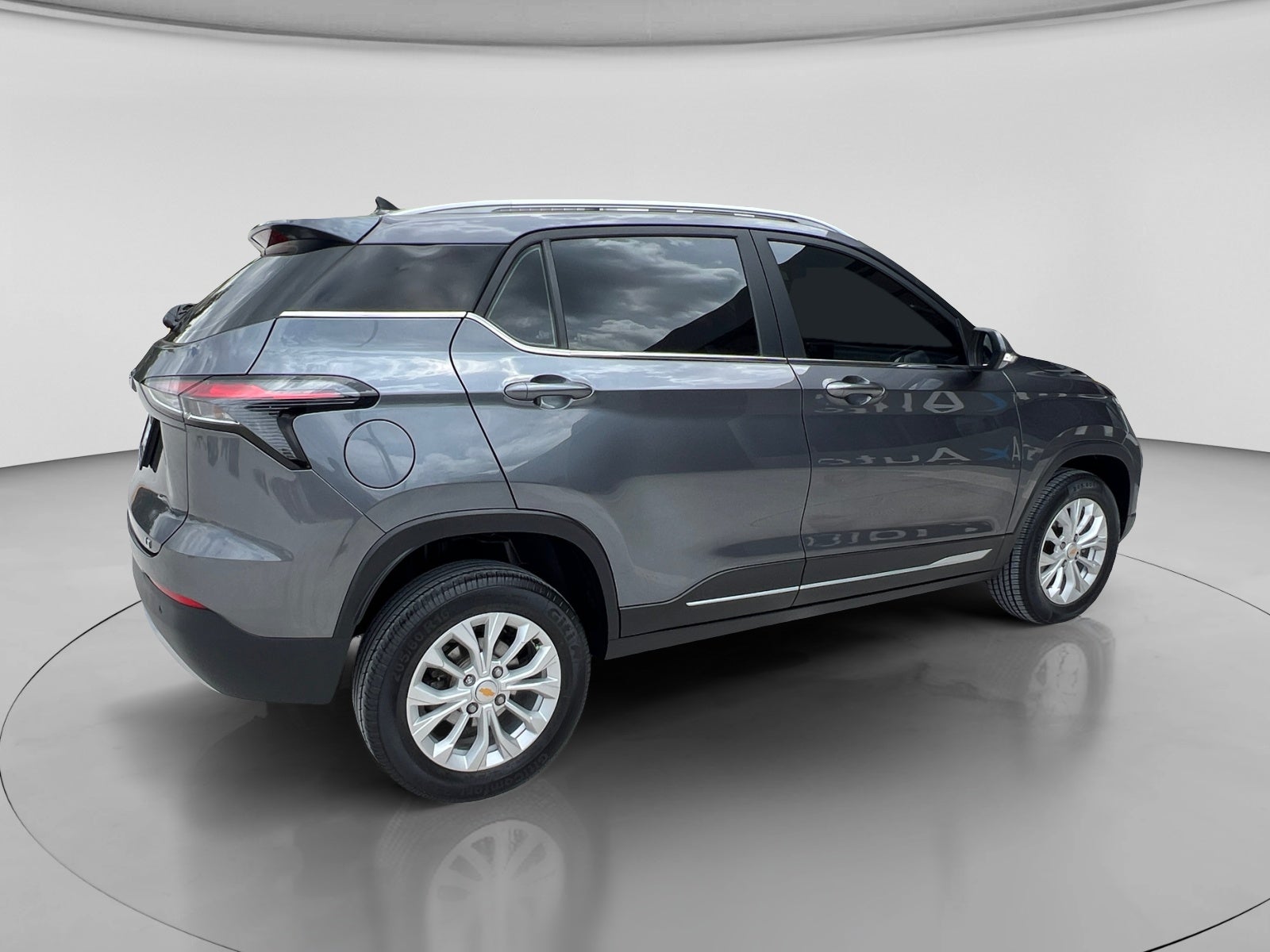 2023 Chevrolet GROOVE LT MT