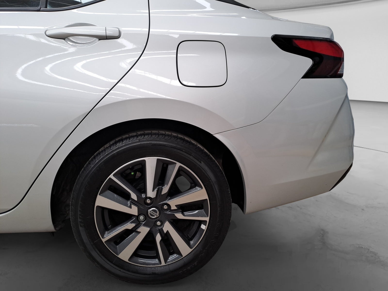 2021 Nissan VERSA VERSA ADVANCE CVT