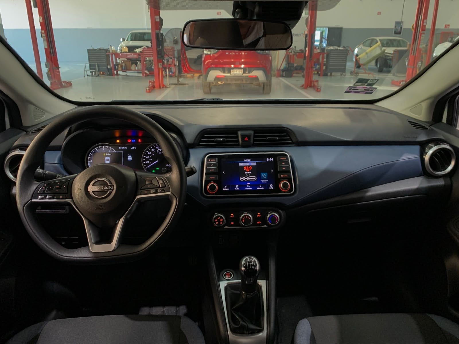 2024 Nissan VERSA VERSA ADVANCE MT
