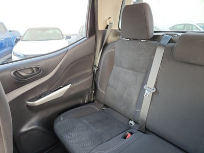 2020 Nissan FRONTIER DOBLE CABINA SE TM AC PAQ SEG 6VEL