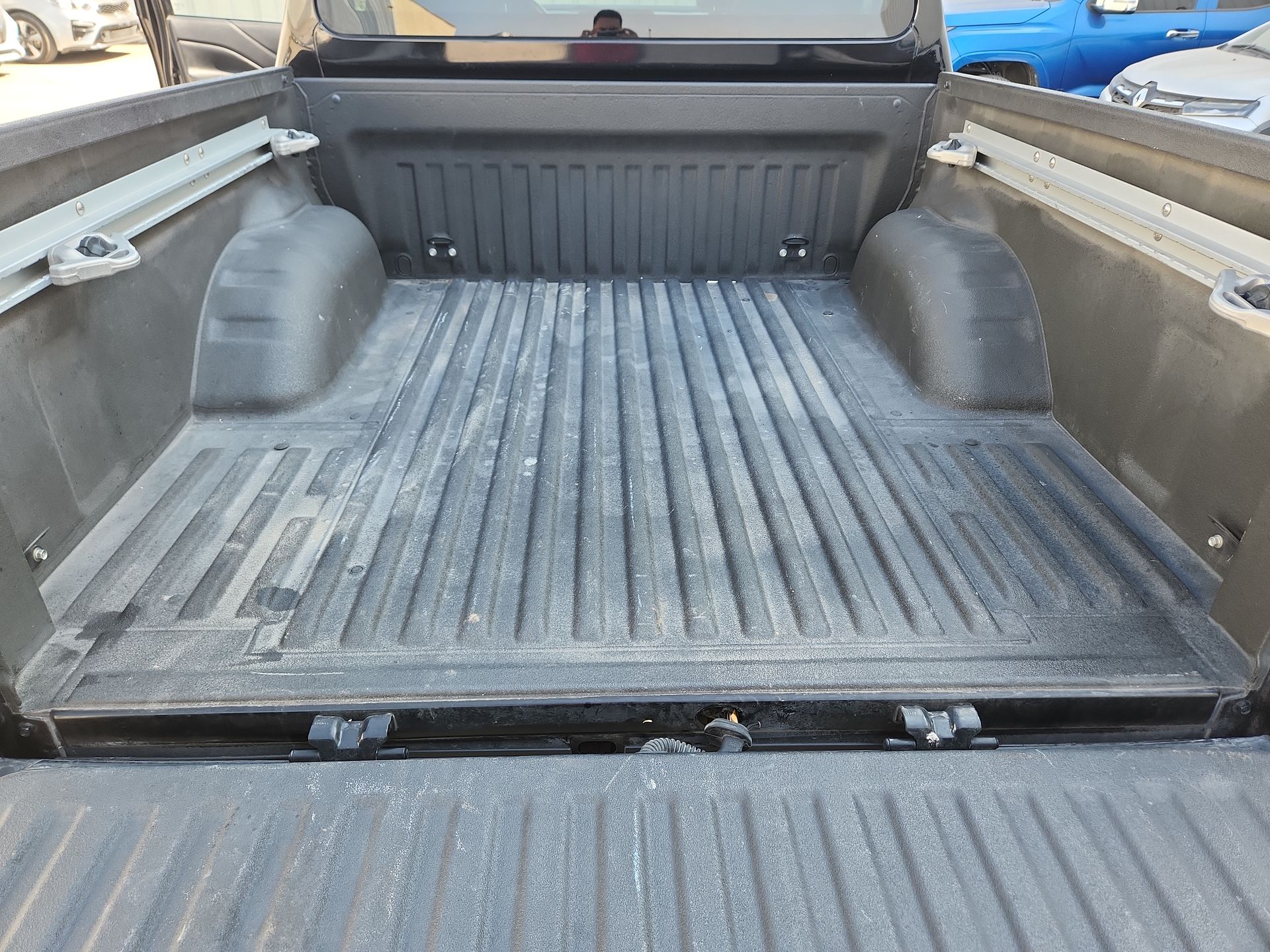 2023 Nissan FRONTIER PLATINUM LE TA 23