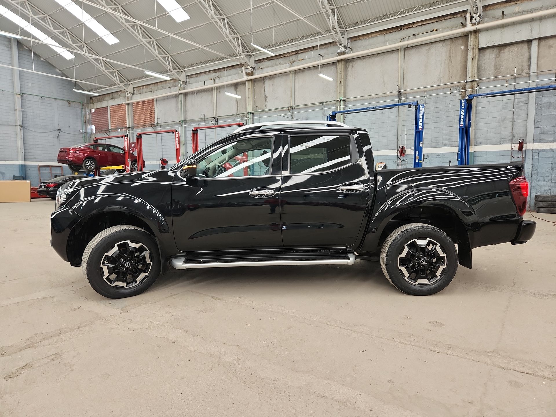 2023 Nissan FRONTIER PLATINUM LE TA 23