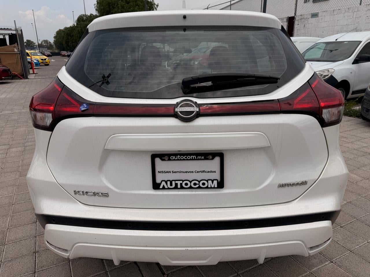 2023 Nissan KICKS KICKS ADVANCE CVT NEGRO