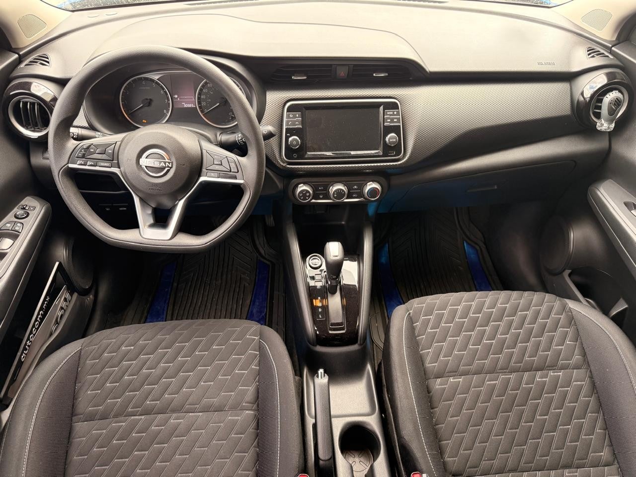 2022 Nissan KICKS KICKS ADVANCE CVT NEGRO