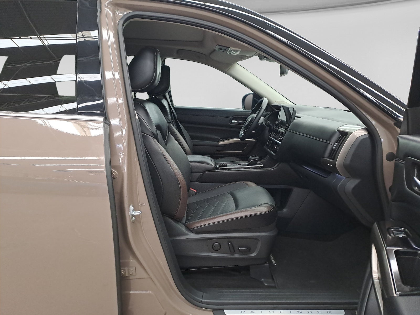 2025 Nissan PATHFINDER PATHFINDER PLATINUM 4WD