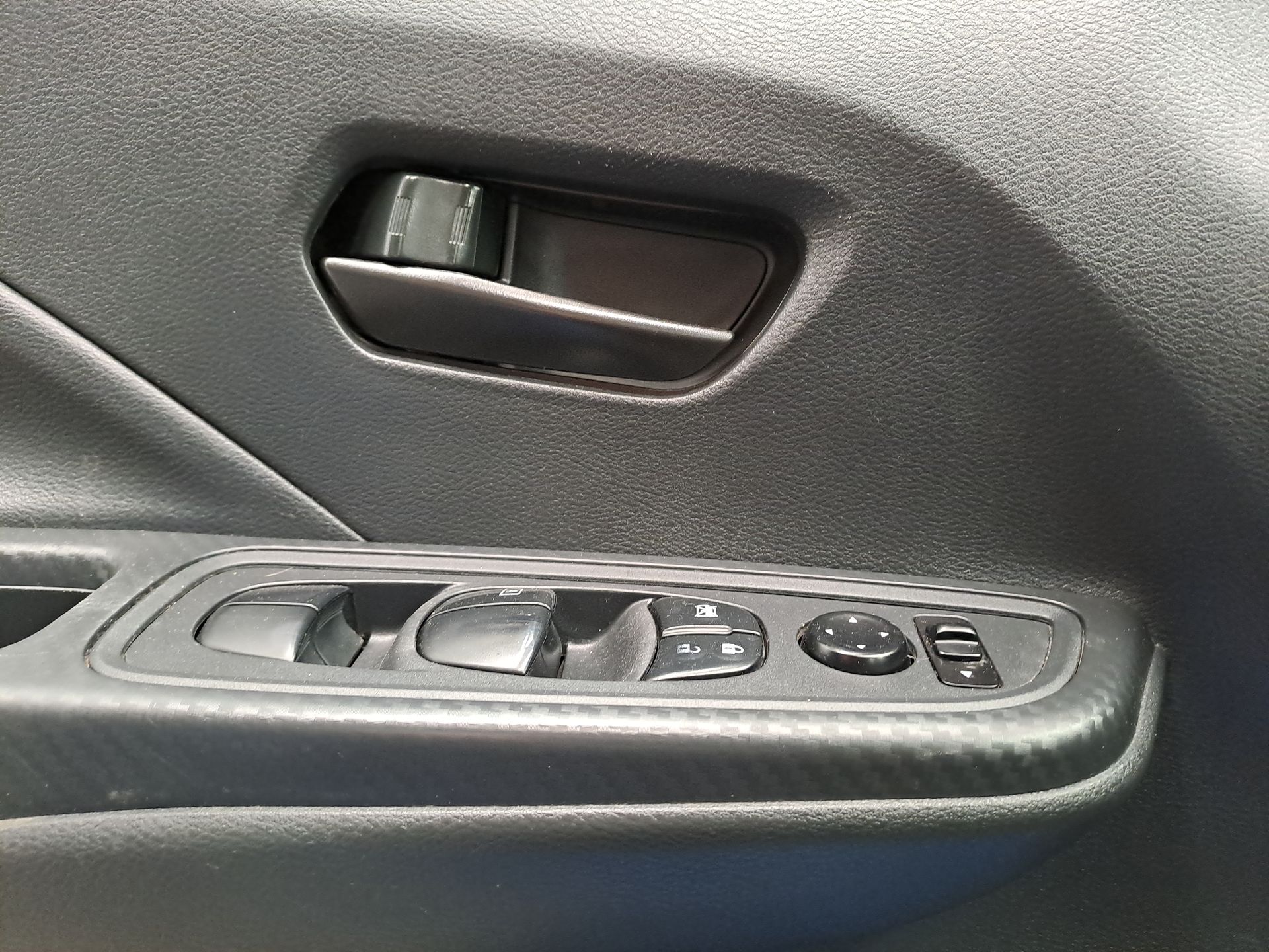 2023 Nissan VERSA SENSE MT 23