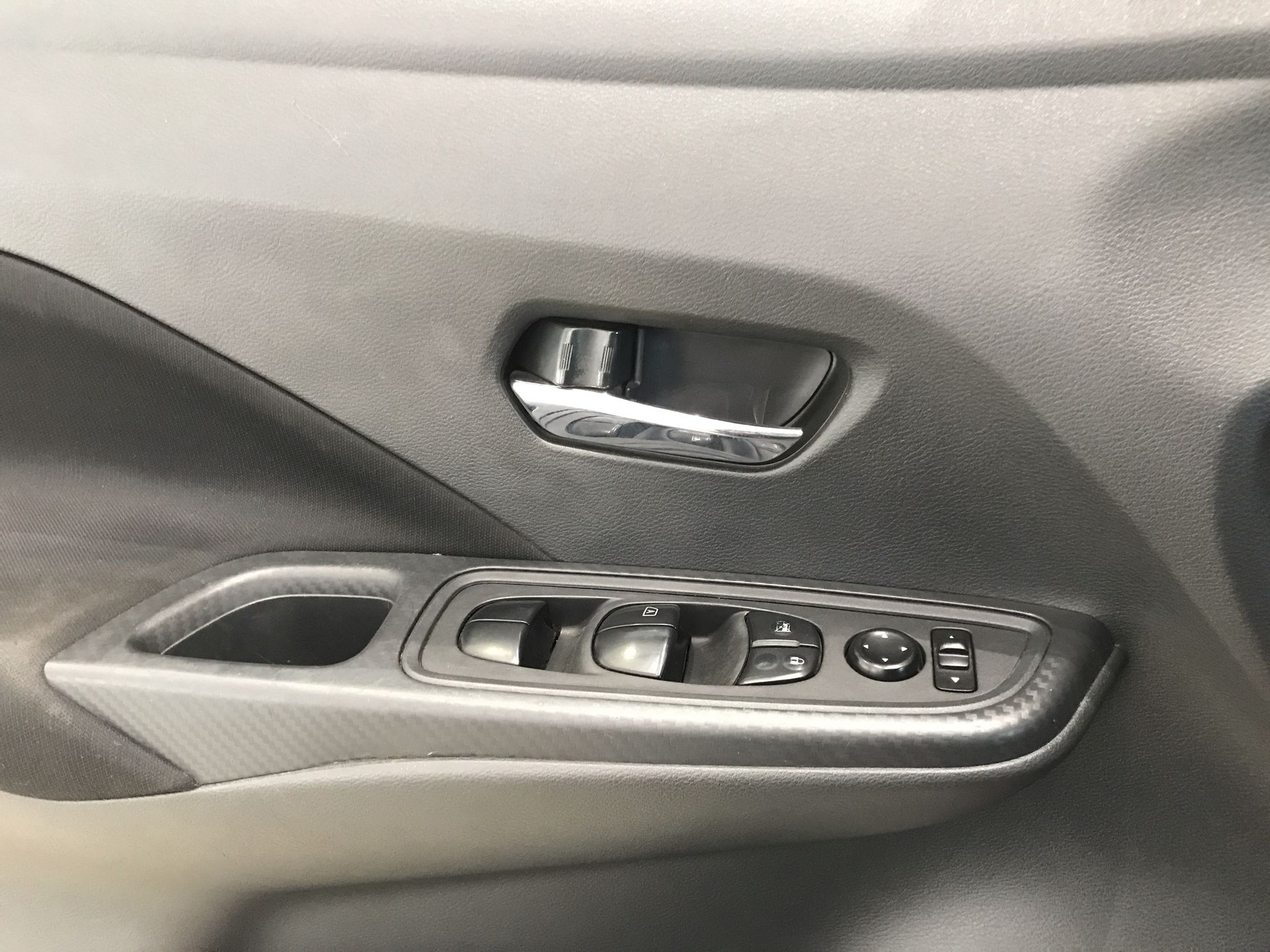 2022 Nissan VERSA ADVANCE MT 22