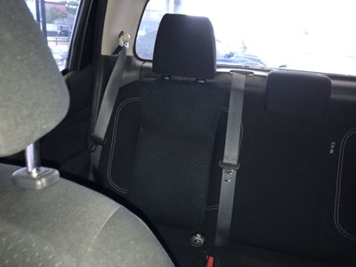 2020 Nissan NP300 DOBLE CABINA DOBLE CABINA SE TM AC PAQ SEG 6VEL