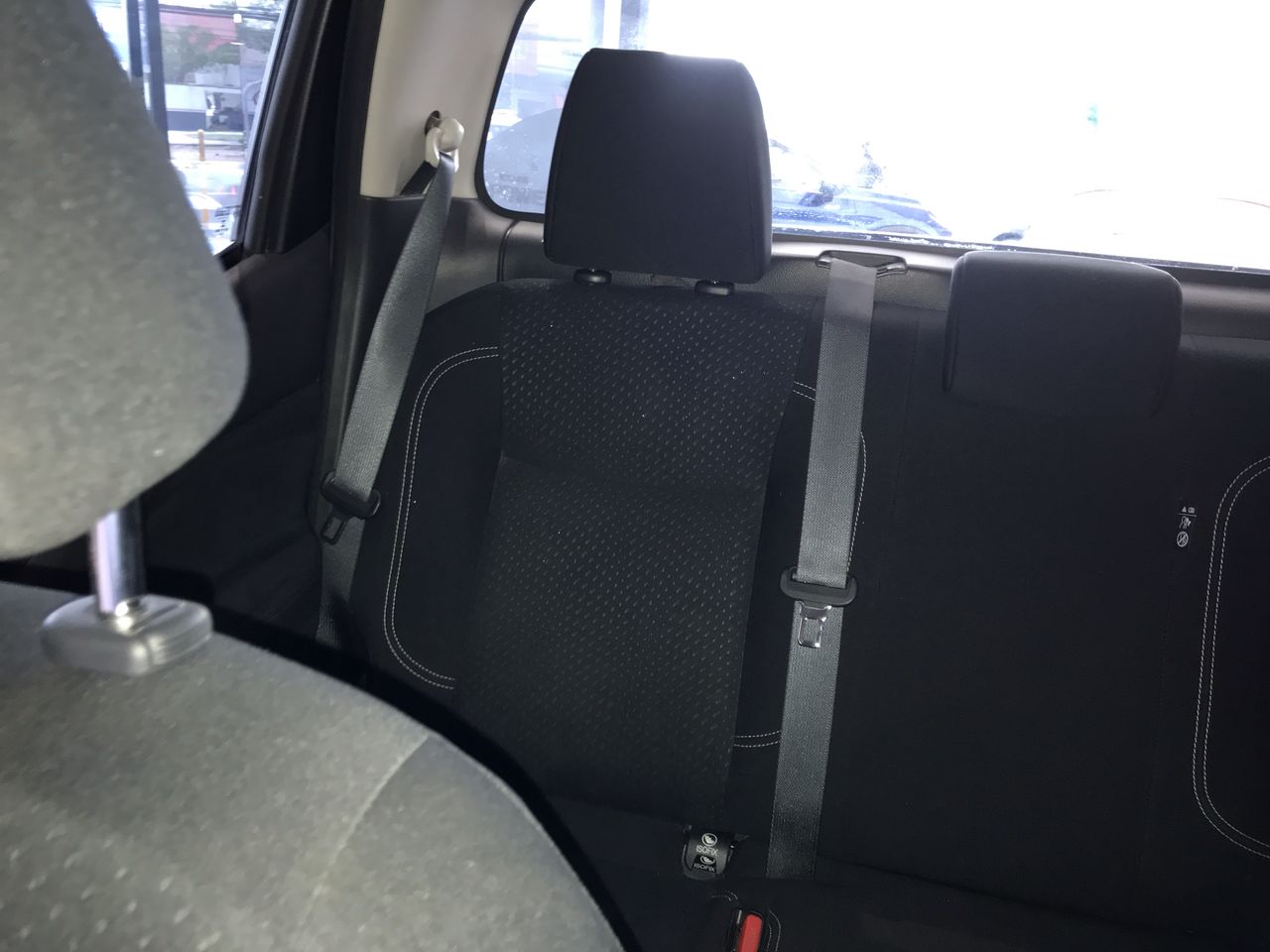 2020 Nissan NP300 DOBLE CABINA DOBLE CABINA SE TM AC PAQ SEG 6VEL