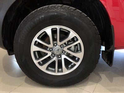 2020 Nissan NP300 DOBLE CABINA DOBLE CABINA SE TM AC PAQ SEG 6VEL