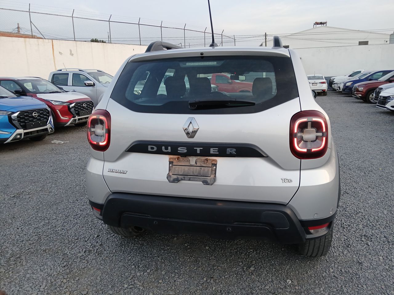2023 RENAULT DUSTER ICONIC CVT