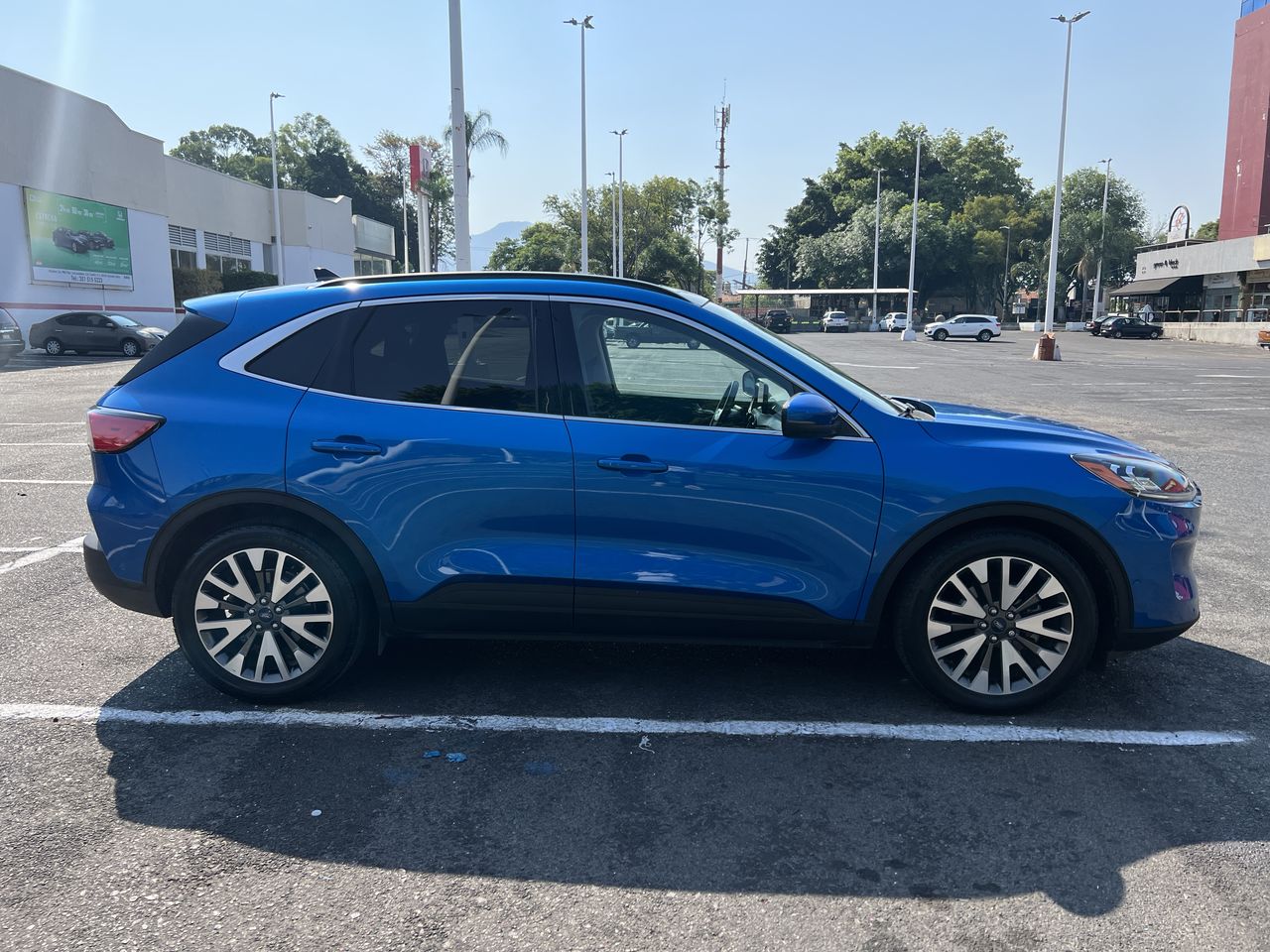 2020 Ford ESCAPE ESCAPE TITANIUM FWD