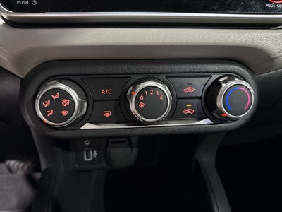 2021 Nissan VERSA ADVANCE CVT 21
