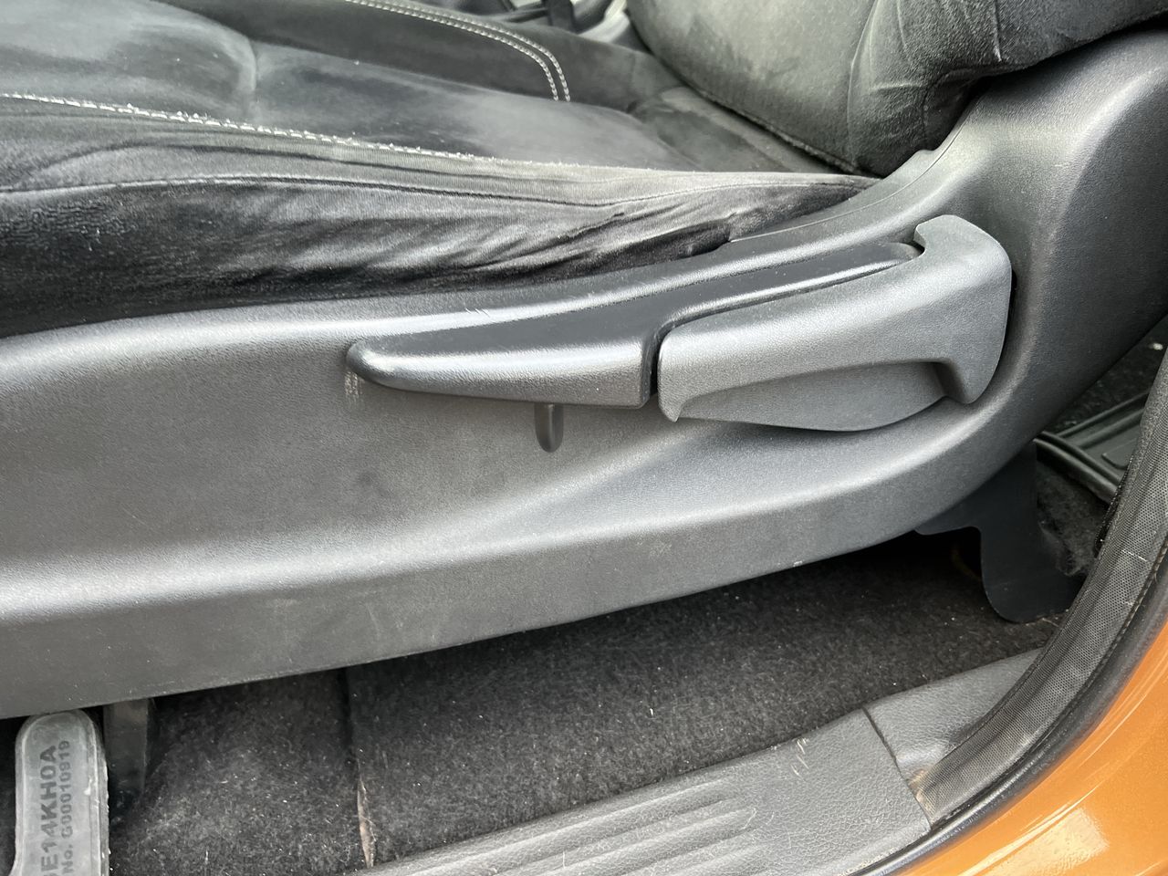 2020 Nissan NP300 FRONTIER XE T/M AC PAQ. SEG.6 VEL