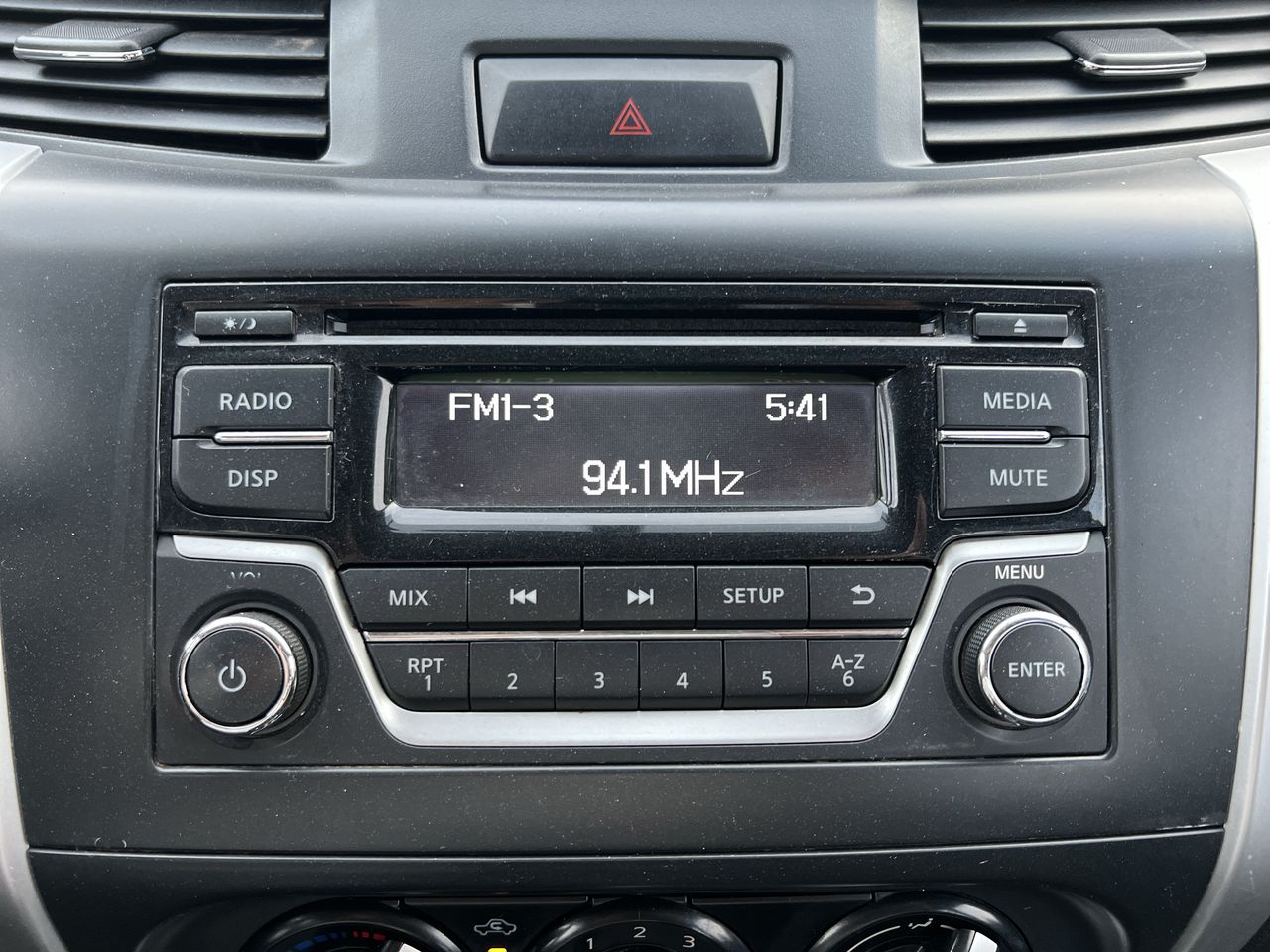 2020 Nissan NP300 FRONTIER XE T/M AC PAQ. SEG.6 VEL