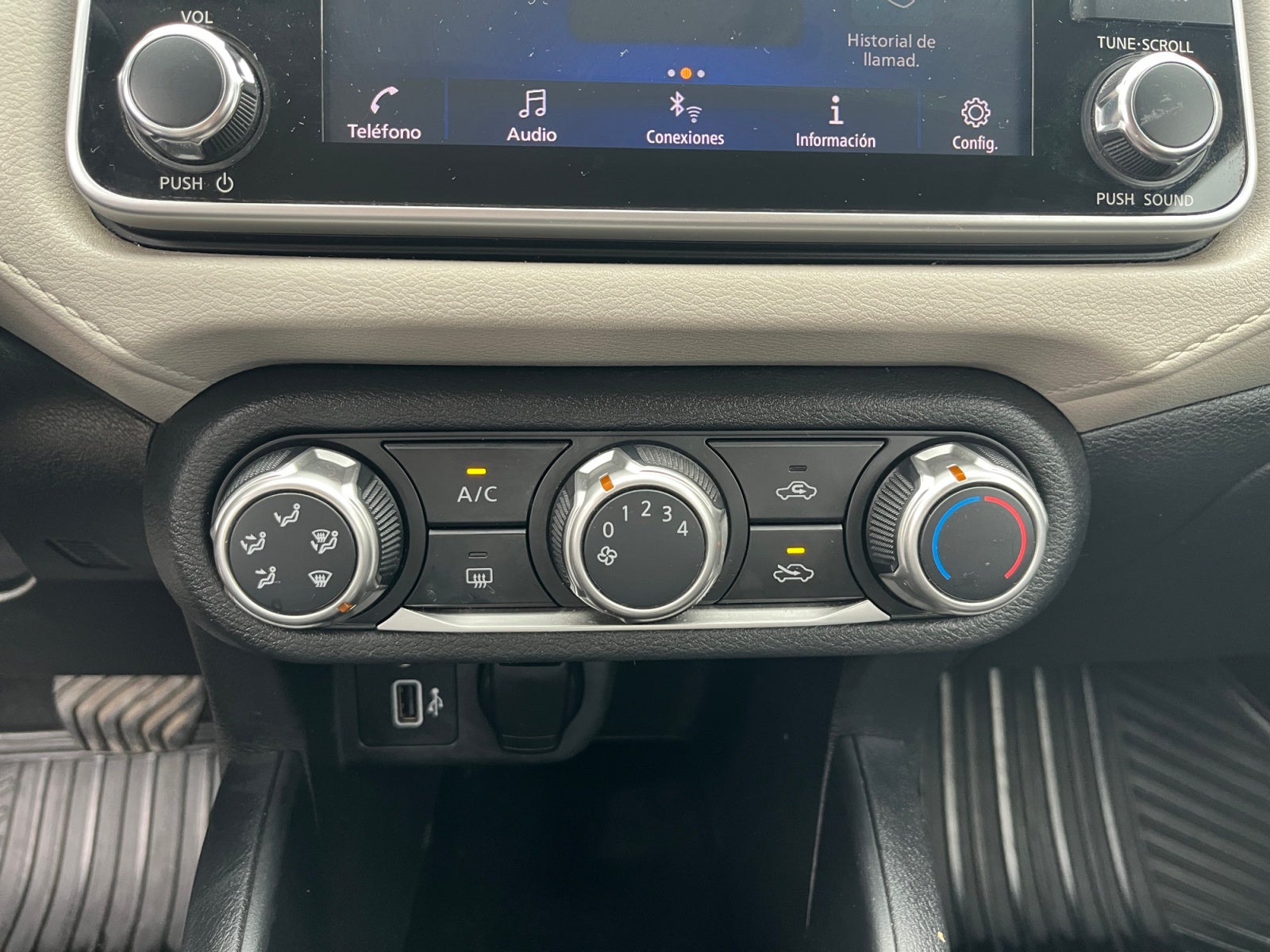 2020 Nissan VERSA ADVANCE CVT