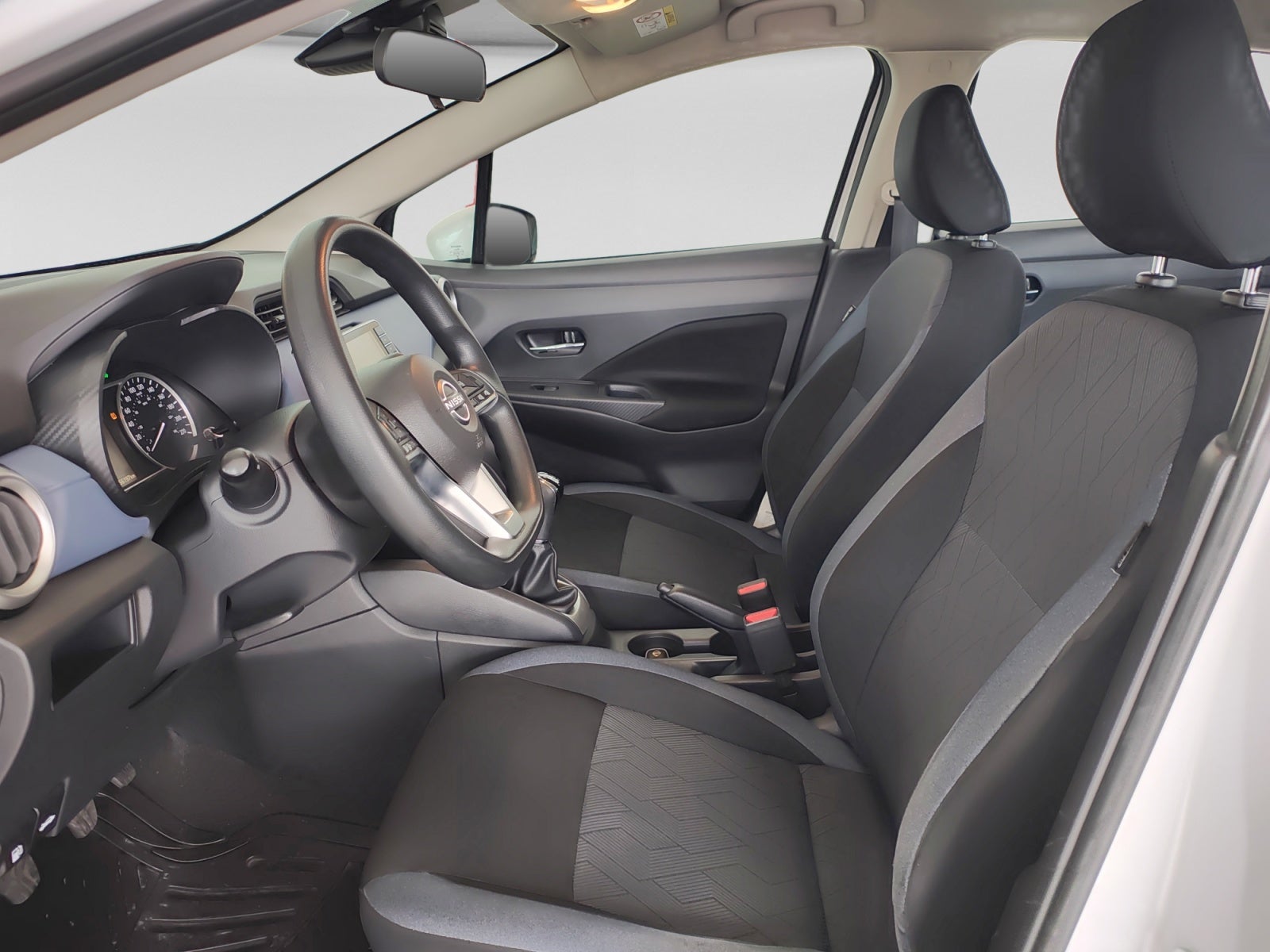 2023 Nissan VERSA ADVANCE MT 23
